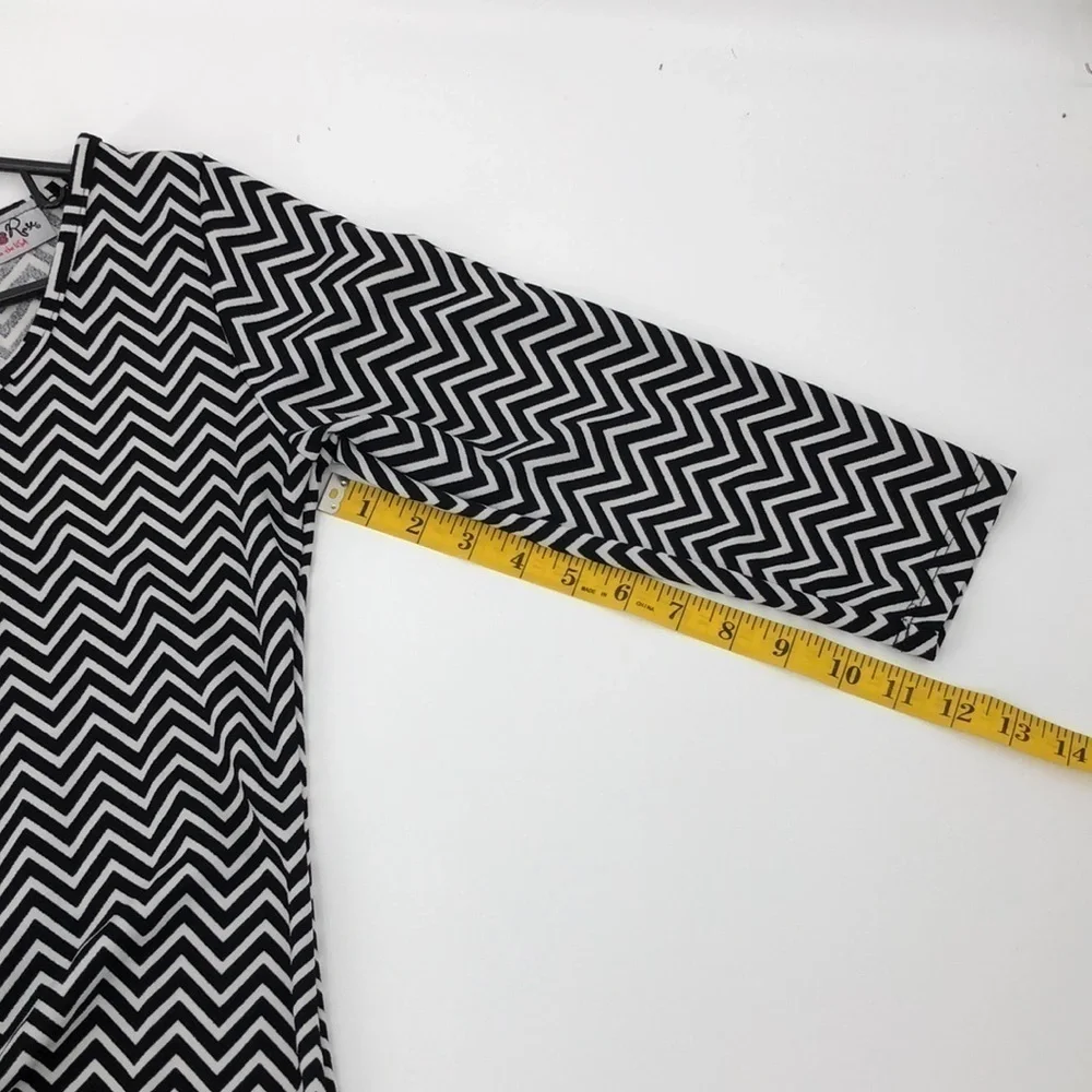 Urban Rose Bodycon Form Fitting Dress Chevron Pattern Size S/M